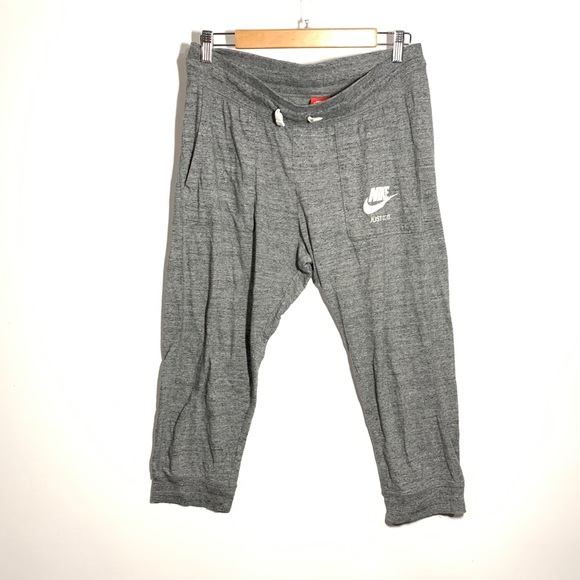 Nike Pants - Nike tech fleece cropped sweatpants